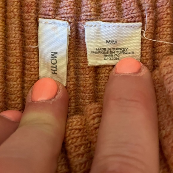 Salmon Knit Crop Sweater - Mock Neck from
Moth Clothing / Anthropologie Medium - Picture 4 of 6